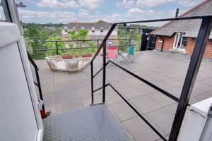 Private Roof Terrance- click for photo gallery